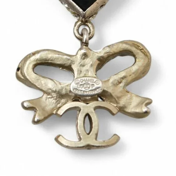 CHANEL Authentic Black Heart Necklace